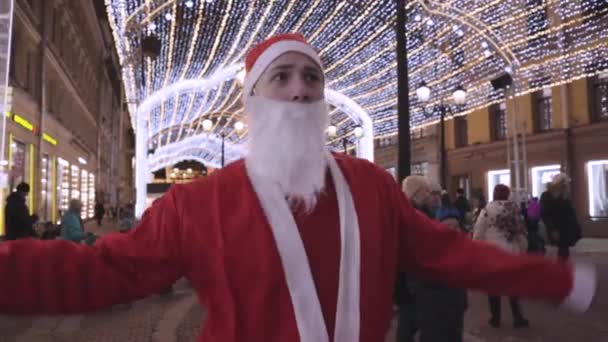 Papai Noel Dança Rua Clima Festivo Feliz Ano Novo Neve — Vídeo de Stock