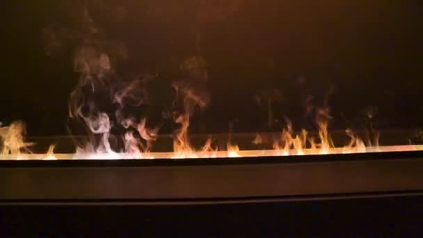 Ogień Kominku Dym Wnętrze Przytulne Stylowe Bezpieczeństwo Pokój Dzienny — Wideo stockowe
