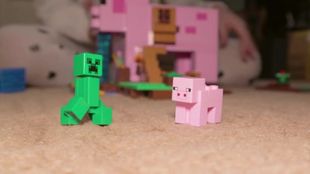 Lego Minecraft Встановив Крутіший Альтекс Свиня Батьки Діти Бавляться — стокове відео