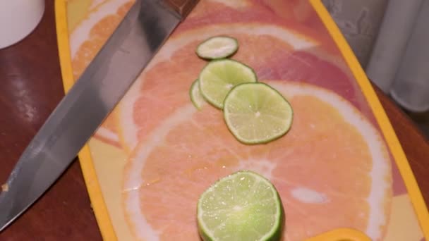 Koken Mojito Limoen Snijden Mes Sap Componenten Groene Verse Bar — Stockvideo