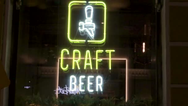 Neon Teken Ambachtelijke Bier Fast Food Stad Restaurant Cafe Gele — Stockvideo