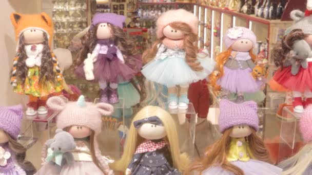 Toy doll shop gift souvenir market place hand made — Stock Video