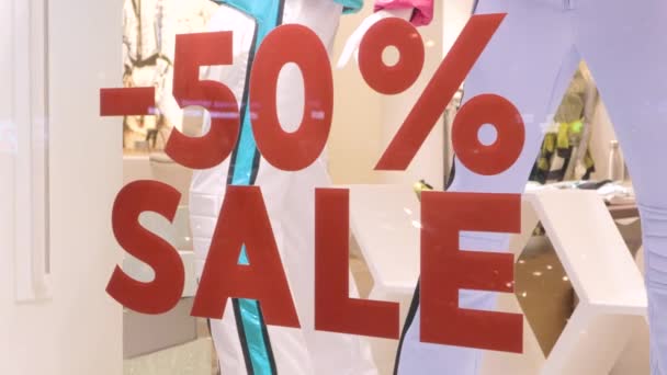 ディスプレイケースの銘文50 割引衣料品販売市場 — ストック動画