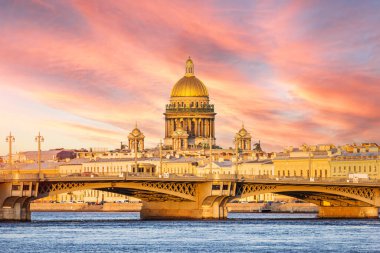 St. Isaac Katedrali önü manzaralı. Saint-Petersburg Avrupa 'sı.