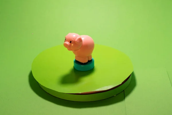 Spielzeugschwein Auf Chromakey Isoliert Lustiges Objekt Green Screen Cartoon — Stockfoto