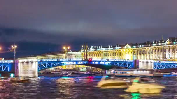 Puente levadizo apertura San Petersburgo palacio puente 4k timelapse — Vídeos de Stock