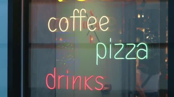 Koffie Pizza Drankjes Neon Teken Vitrine Concept Openbare Catering — Stockvideo