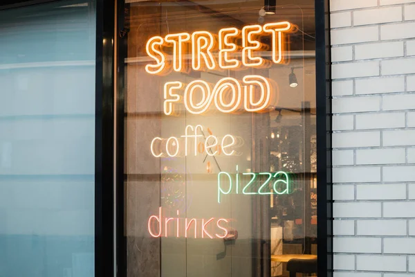 Leuchtreklame Den Fenstern Des Restaurants Konzept Street Food Café — Stockfoto