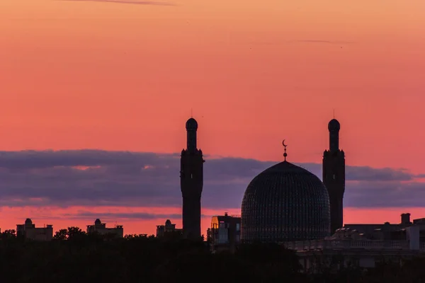 Mesquita Muçulmana Uma Bela Estrela Pôr Sol Crescente Religião Concept — Fotografia de Stock