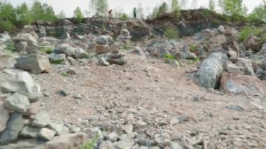 Taş piramitler şehir, hareket uçuşu ileri vinç titreşimi,