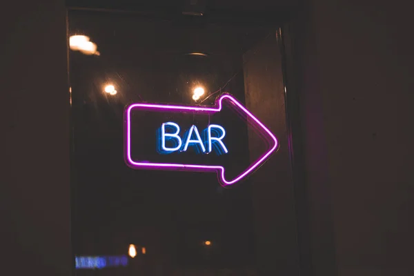 Neon Znak Strona Bar Strzałka Taniec Napoje Seks Zabawa Okno — Zdjęcie stockowe