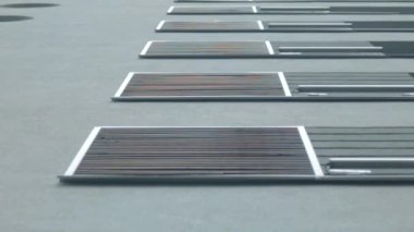 Pencerelerdeki ızgaralar minimalizm duvar kapağı .konsept tarzı mimari 