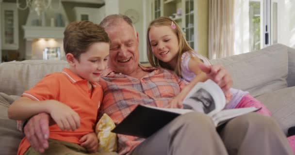 Senior Caucasian Man His Grandson Granddaughter Spending Time Home Together — Stock Video