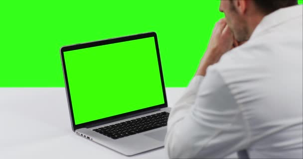 Caucasian Male Doctor Green Screen Background Man Wearing Lab Coat — Stock Video