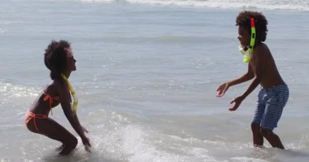 African American Children Wearing Scuba Goggles Playing Beach Healthy Outdoor — Stock Video