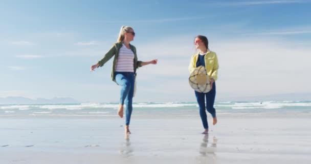 Happy Two Caucasian Female Friends Having Fun Walking Beach Holiday — Stock Video