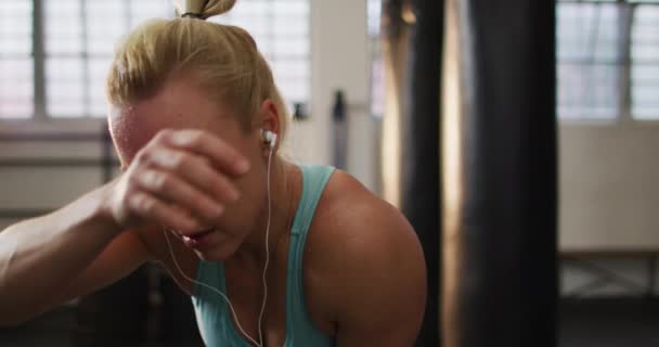 Tired Fit Caucasian Woman Taking Break Working Out Gym Sports — Vídeos de Stock