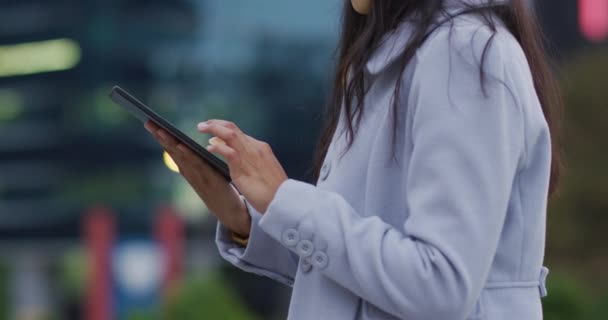 Asian Woman Using Tablet Smiling Digital Nomad Out City — Stock Video