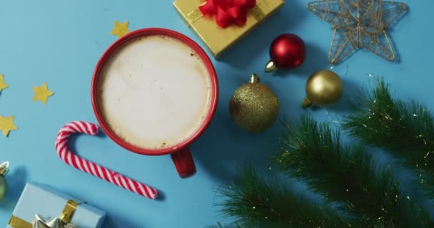 Video Addobbi Natalizi Con Caffè Regali Sfondo Blu Natale Tradizione — Video Stock