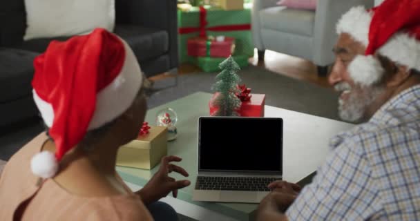 Animação Casal Afroamericano Sênior Usando Laptop Com Espaço Cópia Tela — Vídeo de Stock