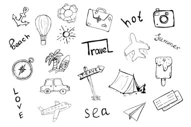 Seyahat temasına elle çizilmiş bir simge seti. Yaz tatilleri ve plaj temaları. El yapımı bir kalem. Uçak, araba, araçlar. İllüstrasyon istiyor.