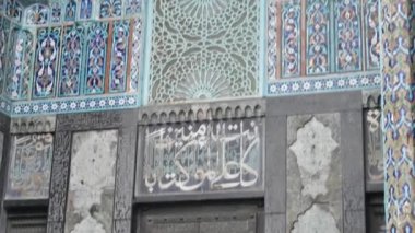 Büyük bir caminin dışı. St. Petersburg Camii.
