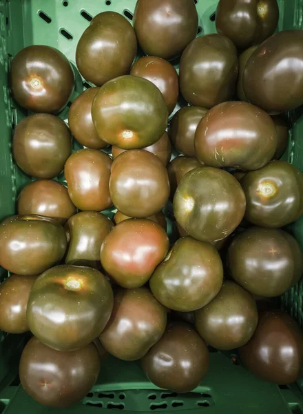 Tomates Fraîches Dans Les Maraîchers Les Aliments Biologiques Biologiques Agriculture — Photo
