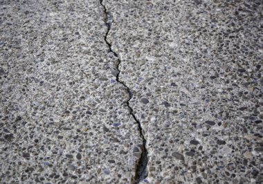 Kırık sokak tabanı, inşaat ve mimari, yol bozulması