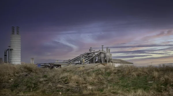 Metallspeicher Bauwesen Und Industriearchitektur — Stockfoto