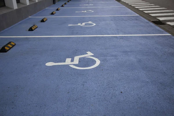 Парковка Инвалидов Дорожные Знаки — стоковое фото