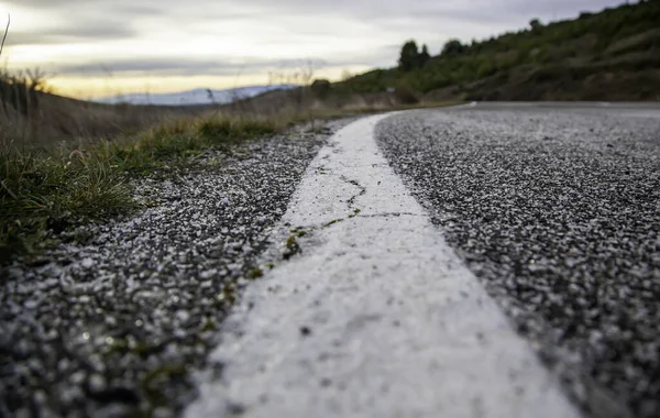 詳細道路のテクスチャ 車両や旅行 道路の安全性 — ストック写真