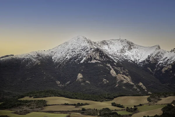 Landschaft Mit Schneebedeckten Bergen Natur Und Winterlandschaft — Stockfoto
