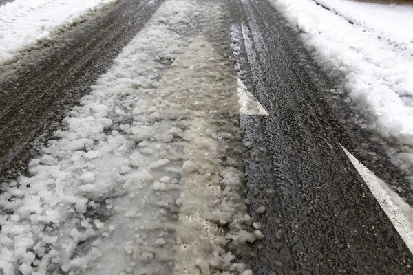 Estrada Com Neve Gelada Perigo Escorregadia Tempestade Inverno — Fotografia de Stock