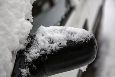 Donmuş karlı araba, ulaşım ve araç, yol tehlikesi