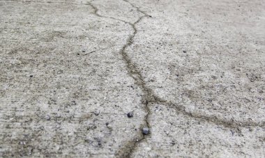 Kırık sokak tabanı, inşaat ve mimari, yol bozulması