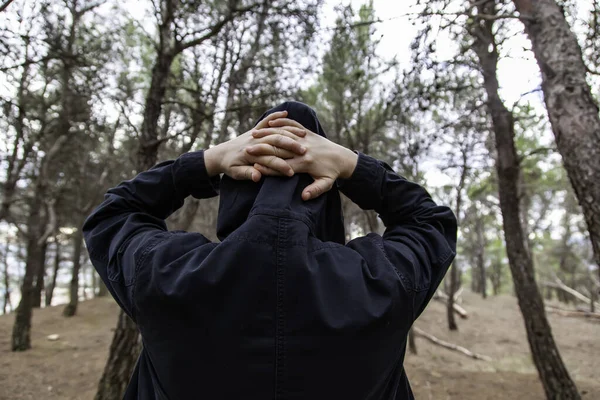 Woman Mask Breathing Forest Pandemic Environment — Stock Photo, Image