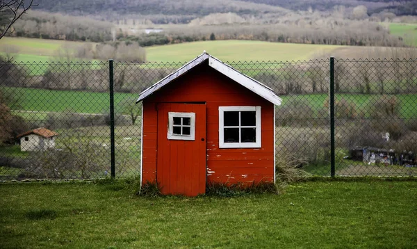 Rotes Holzhaus Den Bergen Bau Und Architektur Landschaft — Stockfoto