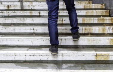 İnşaat, inşaat ve mimaride iç merdiven