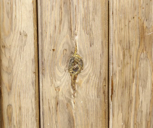 古い放棄され 損傷を受けた木製の壁の詳細 — ストック写真