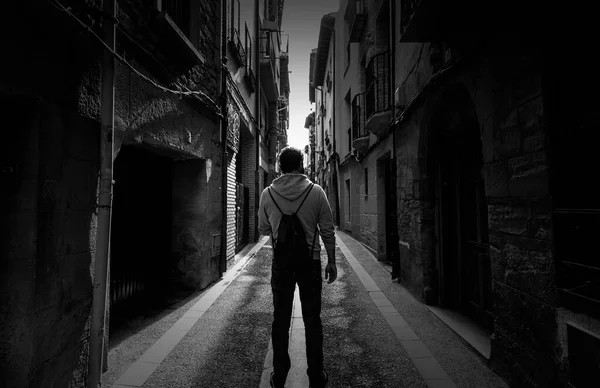 Young Man Hoodie Walking Urban Street Lifestyle Promenade — Stock Photo, Image