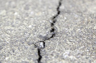 Kırık sokak tabanı, inşaat ve mimari, yol bozulması