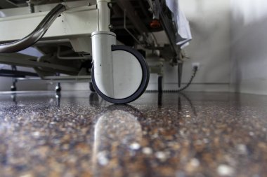 Hastanedeki hastalar için eklemli yatak, acil durum ve acil durumlar.