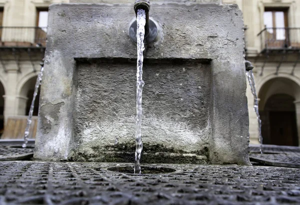 Dettaglio Del Getto Acqua Una Città Vecchia — Foto Stock