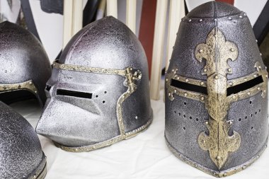ortaçağ savaş kask
