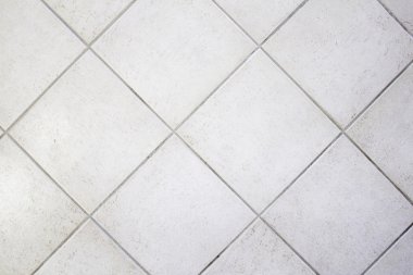 dikey olarak yerleştirir