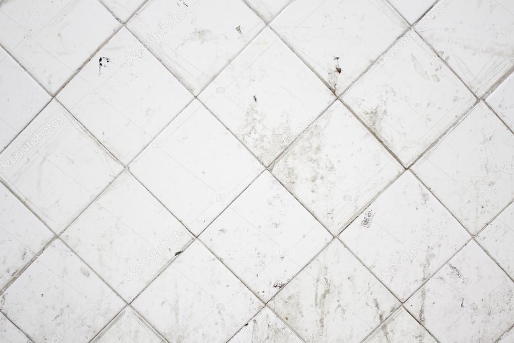 Dirty tiles vertically