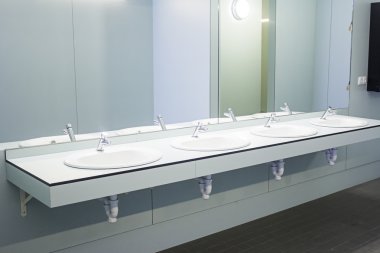 Aynalı lavabo