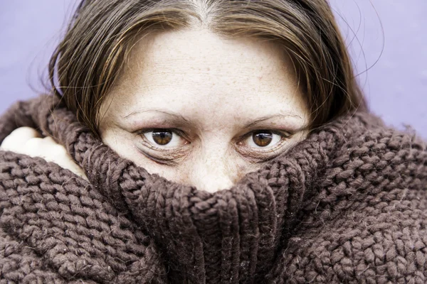 Mädchen mit geprügelten Augen — Stockfoto