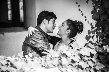 Her pencerenin sevmek çift