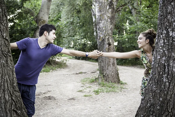 Couple holding hands — Stock Photo, Image